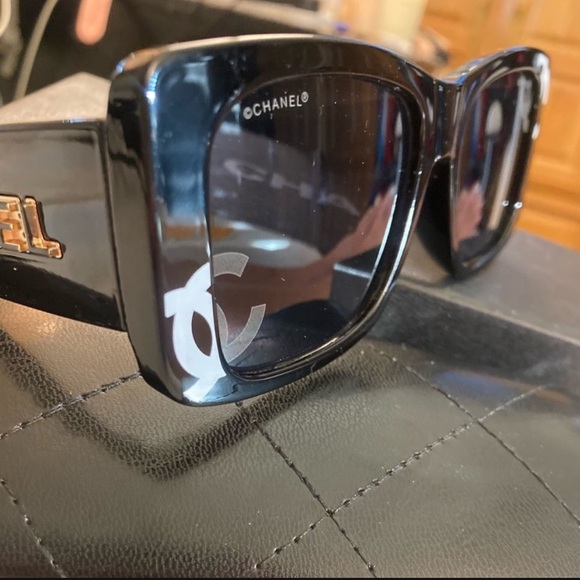 CHANEL CC Logo Square Sunglasses 71472 - Picture 4 of 14